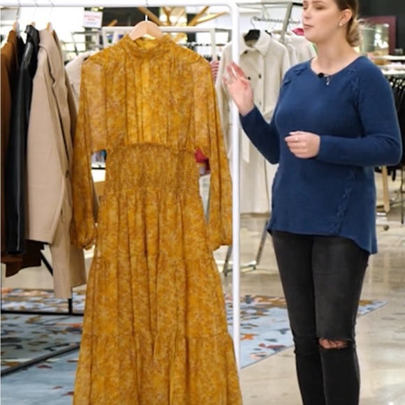 Astr the label Floral print smocked waist dress in mustard package unopened - Picture 4 of 9